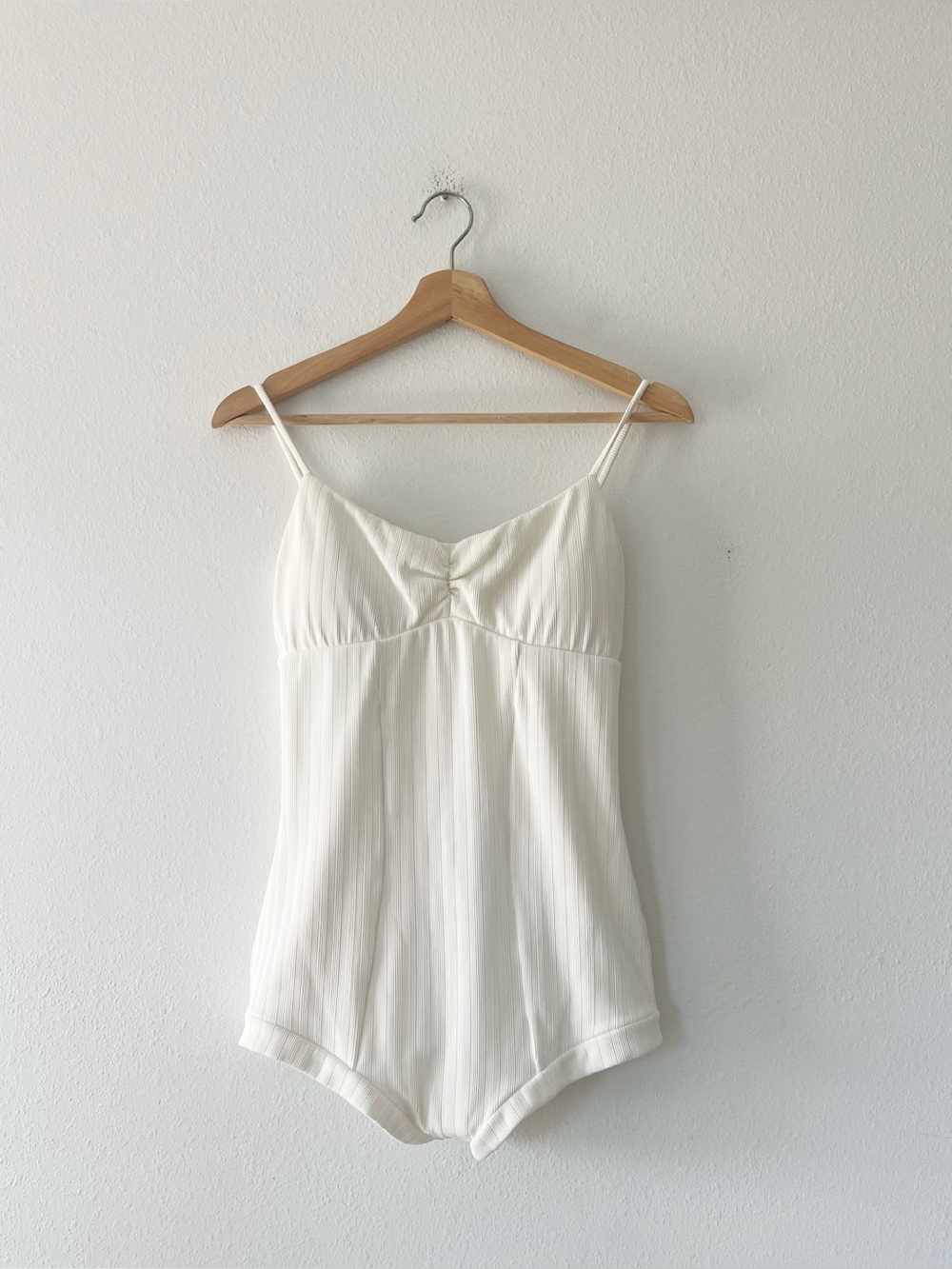VIX PAULA HERMANNY | NWT Eyelet Retro Cheeky One-Piece | L